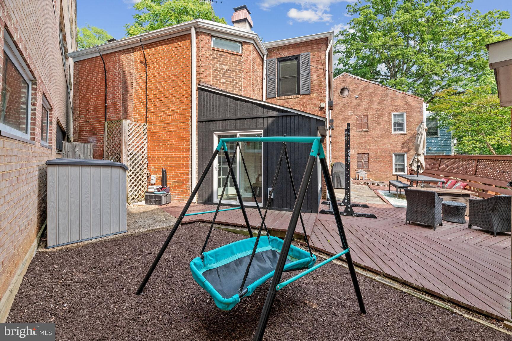 5015 V Street Northwest Washington, DC 20007 - Photo 20 of 32