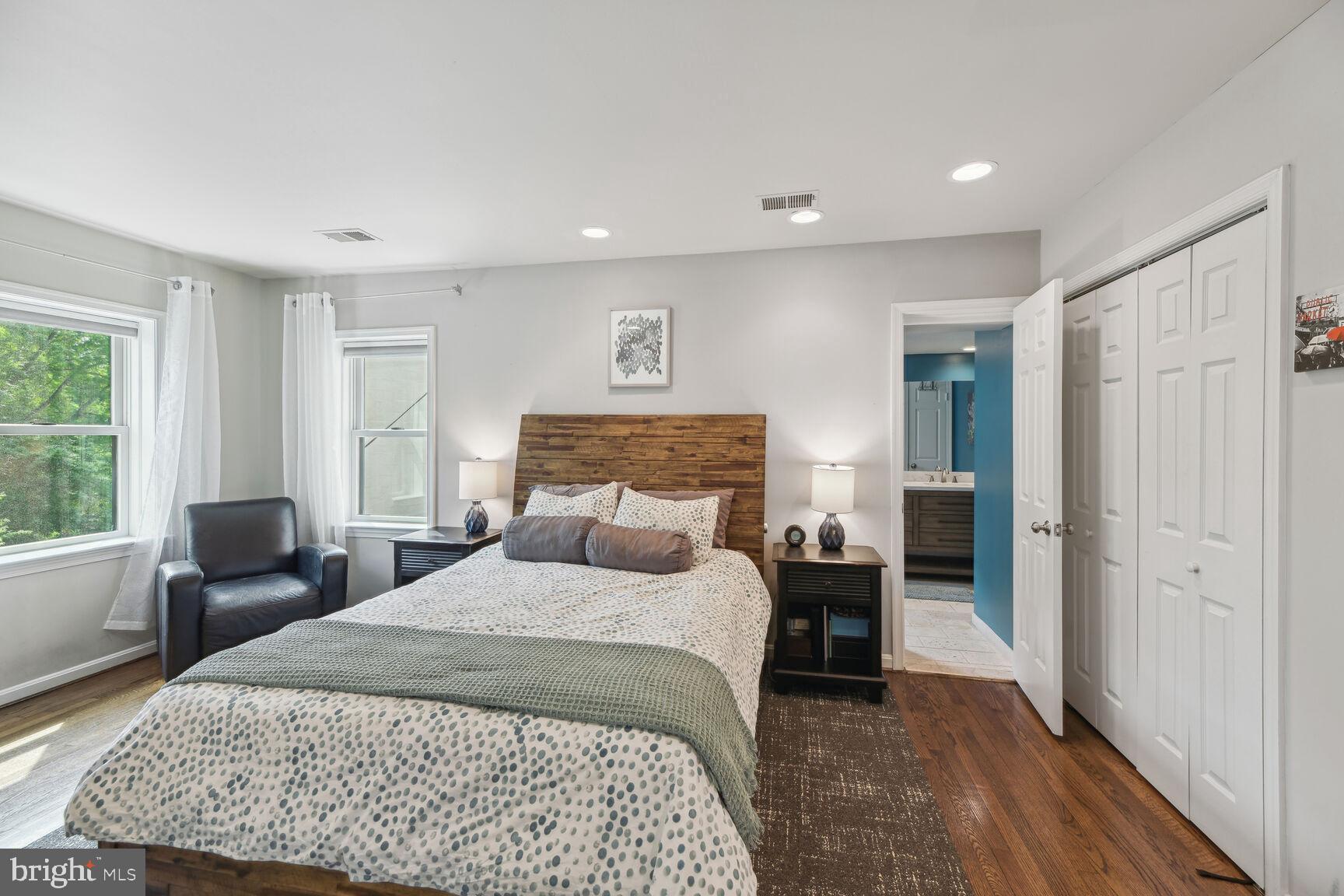 5015 V Street Northwest Washington, DC 20007 - Photo 10 of 32