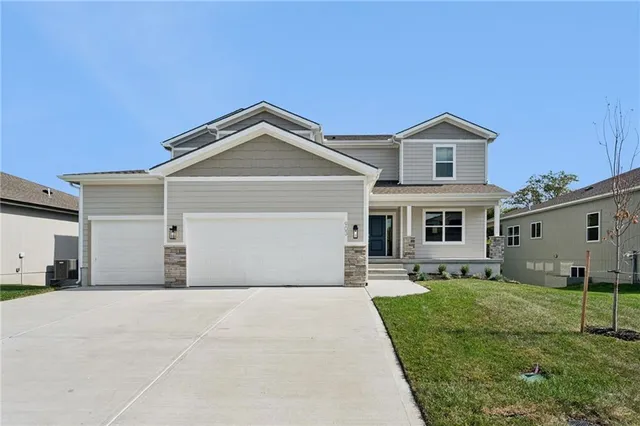 $653,950 | 903 Reed Drive, Raymore, MO 64083