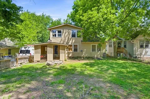 $340,000 | 415 East 70th Street, Kansas City, MO 64131