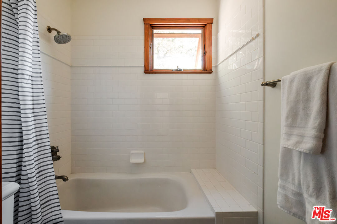 21717 Encina Road Topanga, CA 90290 - Photo 35 of 60