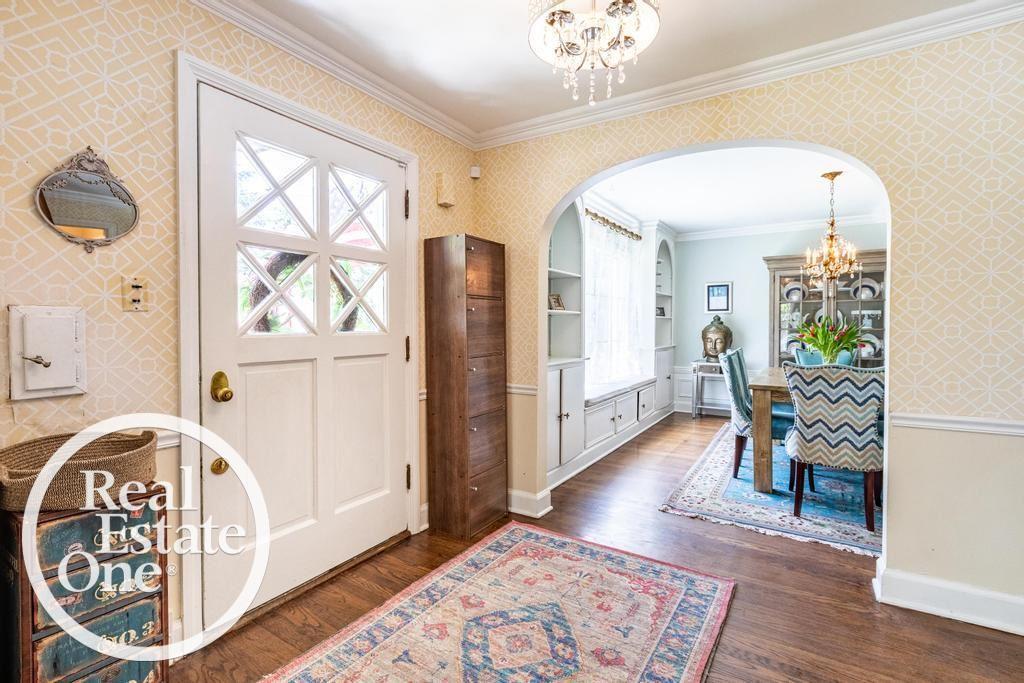 348 Touraine Road Grosse Pointe, MI 48236 - Photo 3 of 49 50179069-0FCB9334-150A-41A6-87D6-48D66B04DCCE.JPG