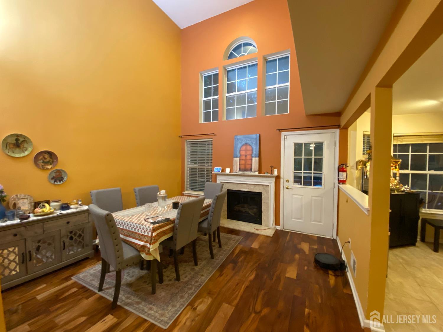 228 Hawthorne Road North Brunswick, NJ 08902 - Photo 5 of 23