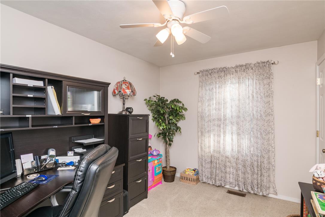 34 Innsbruck Lane Shiloh, IL 62221 - Photo 17 of 27 Gallery Image 17