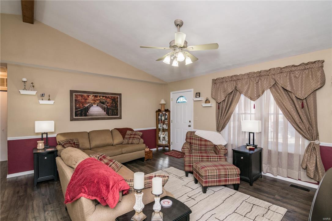 34 Innsbruck Lane Shiloh, IL 62221 - Photo 4 of 27 Gallery Image 4