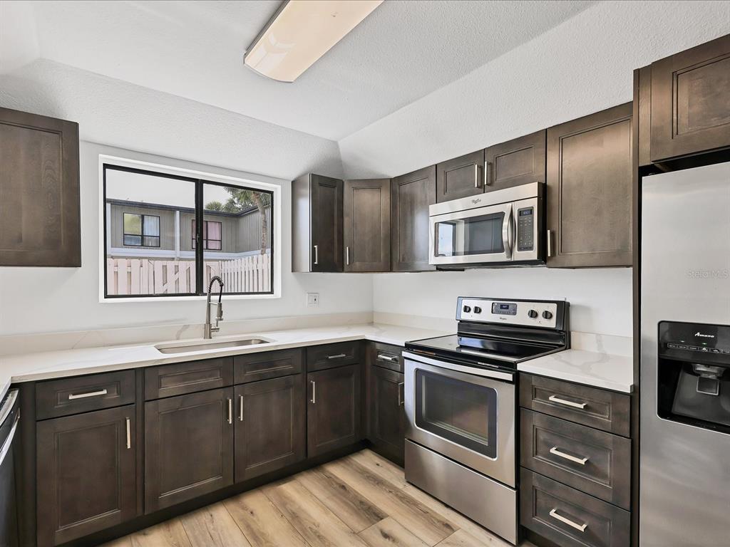 4001 South Beneva Road, Unit 401 Sarasota, FL 34233 - Photo 13 of 33