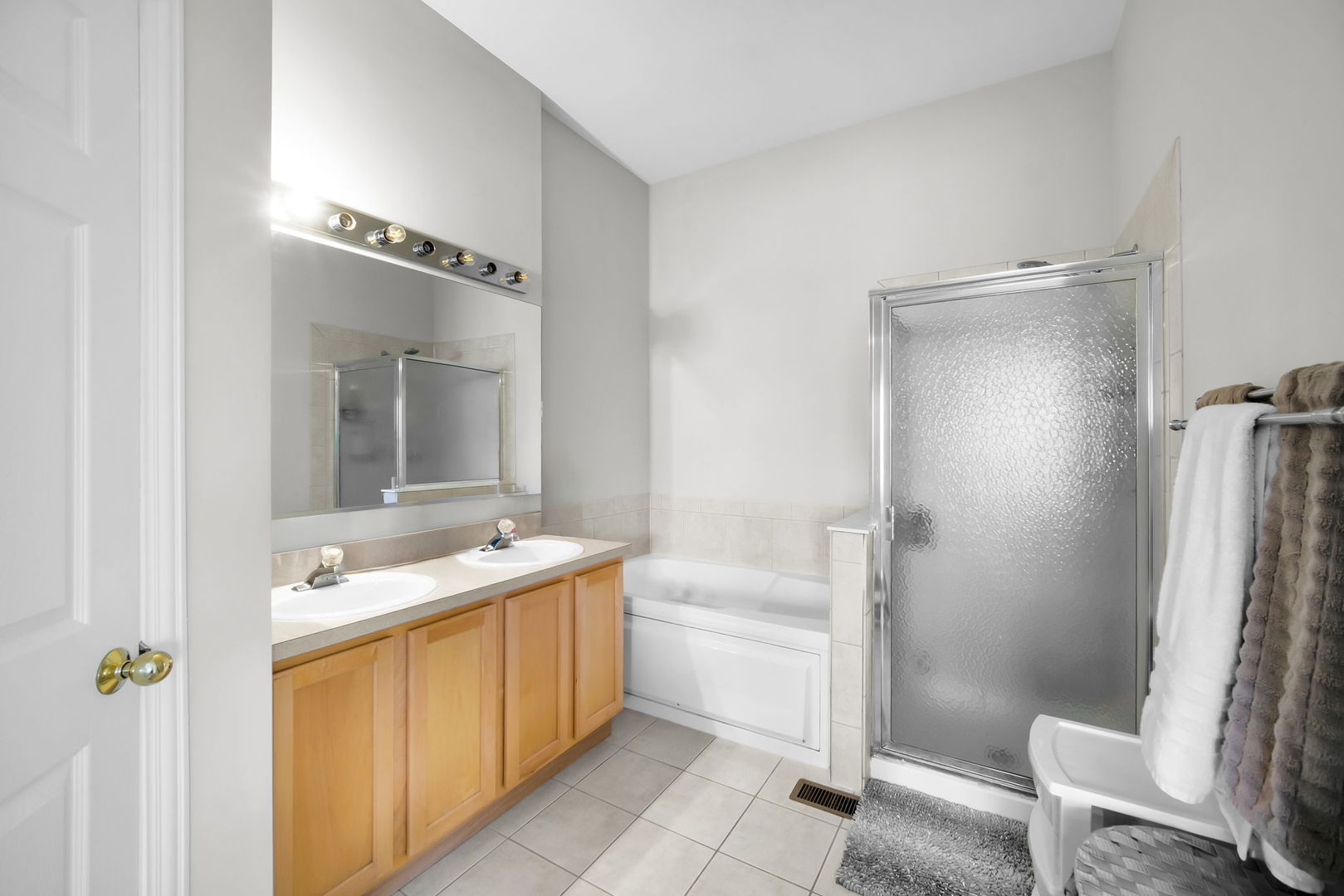 2451 Stonegate Road Algonquin, IL 60102 - Photo 17 of 31 Gallery Image 17