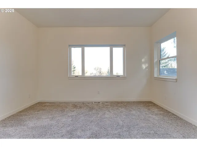 $1,095,000 | 2240 West 25th Place, Eugene, OR 97405