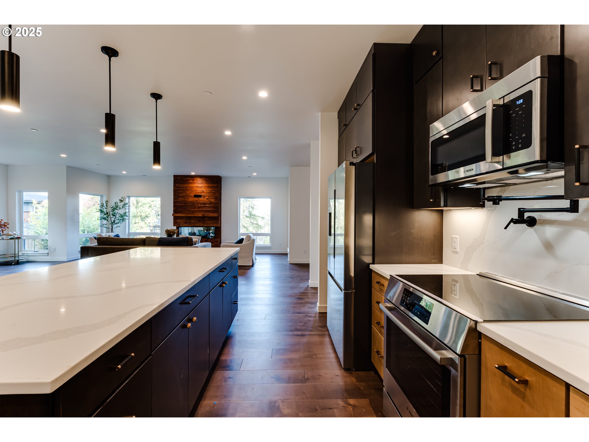 2240 West 25th Place Eugene, OR 97405 - Photo 10 of 48