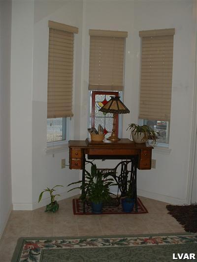 1208 Old Gate Road Northampton, PA 18067 - Photo 2 of 13 FOYER AREA