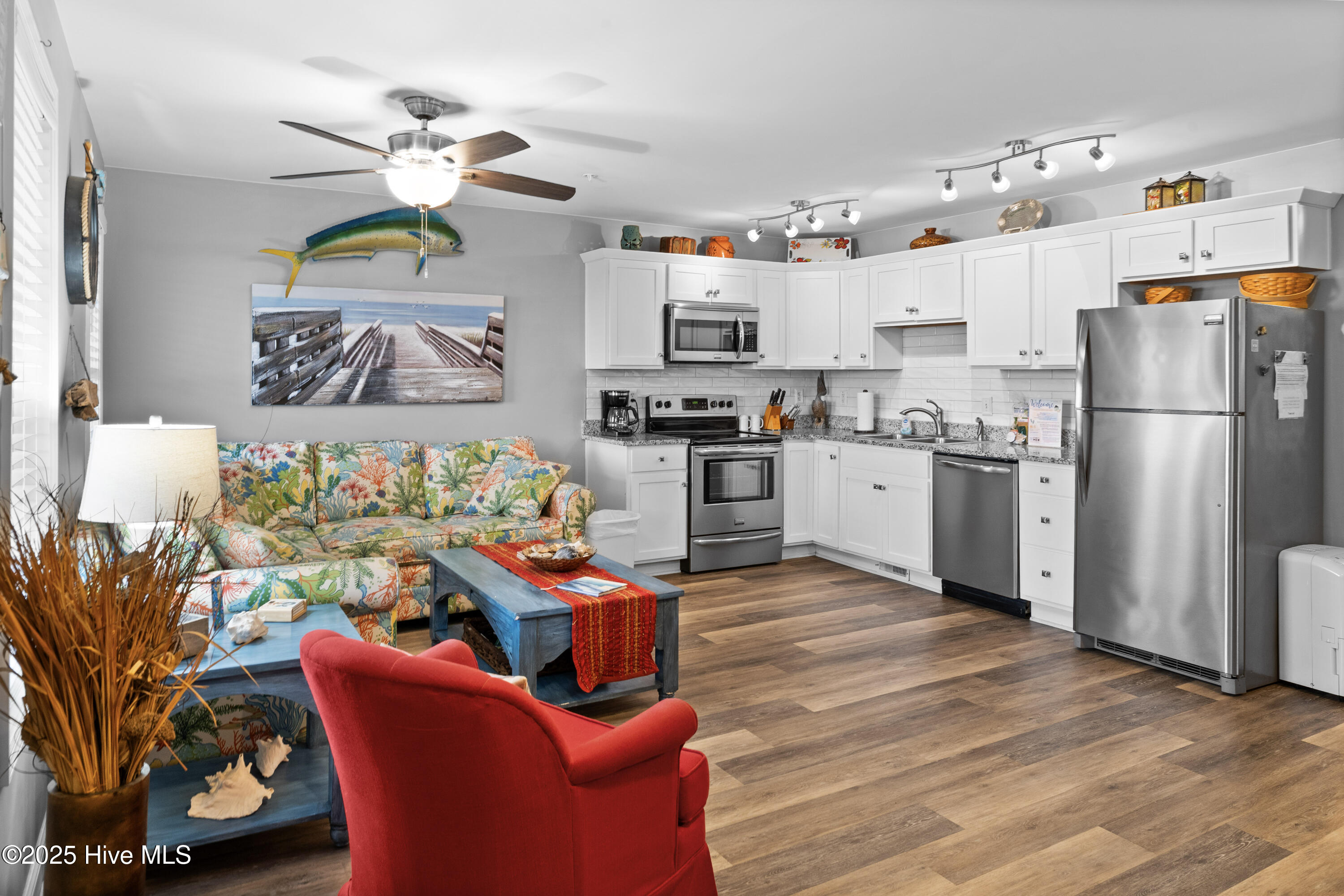 305 North Topsail Drive, Unit 25 Surf City, NC 28445 - Photo 8 of 27 17-DSC07164