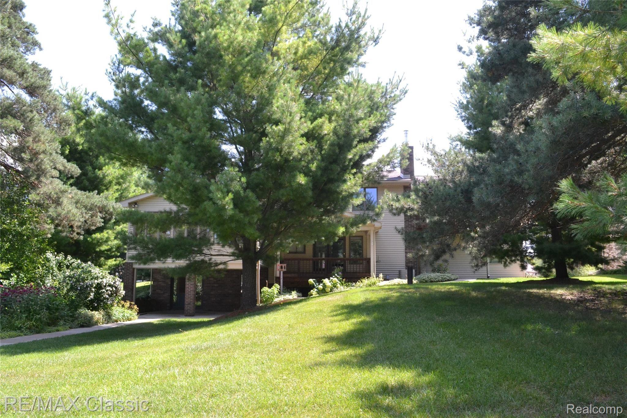 4443 Ravinewood Drive Commerce Township, MI 48382 - Photo 5 of 46 4443 Ravinewood Drive001 (27).JPG