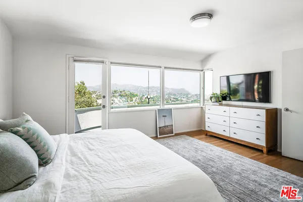 $10,000 | 1975 Micheltorena Street, Los Angeles, CA 90039