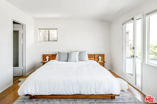 $10,000 | 1975 Micheltorena Street, Los Angeles, CA 90039