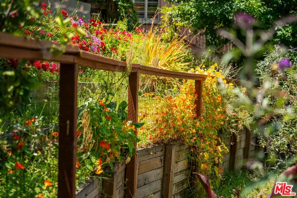 $10,000 | 1975 Micheltorena Street, Los Angeles, CA 90039