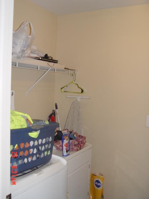 1360 McCool Road Lewisburg, TN 37091 - Photo 26 of 27 a room with toys and wooden floor