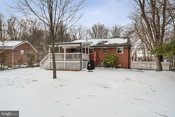 $3,600 | 3903 Whispering Lane, Falls Church, VA 22041