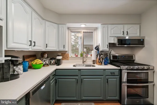 $3,600 | 3903 Whispering Lane, Falls Church, VA 22041