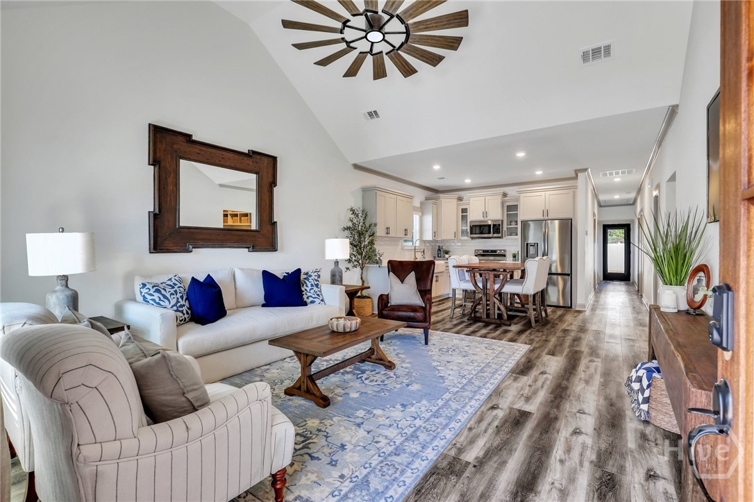 91 Waters Circle Pembroke, GA 31321 - Photo 2 of 17 PHOTOS OF PREVIOUSLY CONSTRUCTED BRINSON C MODEL BY LAWRENCE ALEXANDER HOMES. DESIGN SELECTIONS SHALL BE MADE BY THE BUILDER & WITH GARDEN SERIES TRIM PACKAGE.