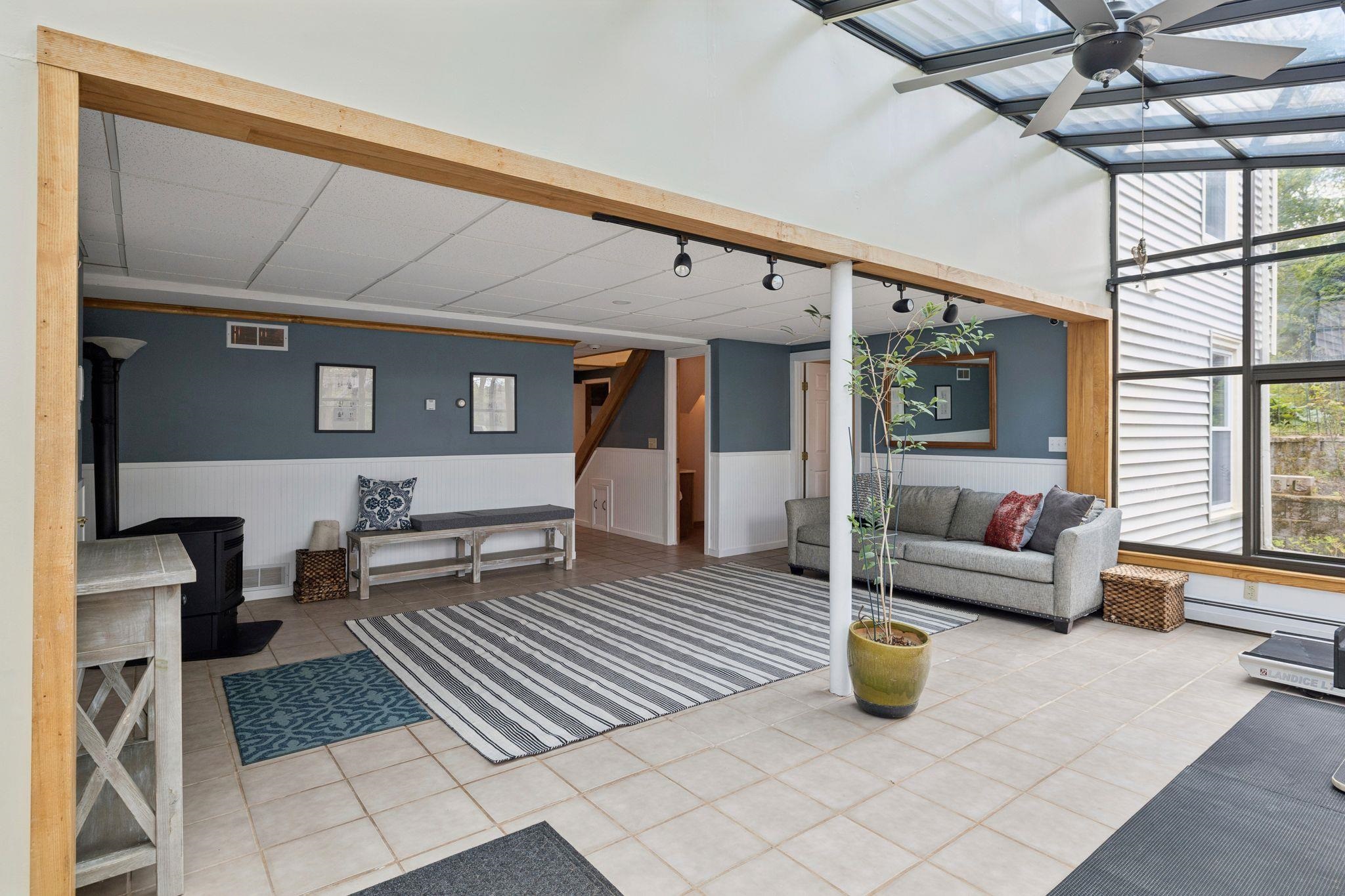 8 Queens Way Merrimack, NH 03054 - Photo 28 of 37 Gallery Image 28