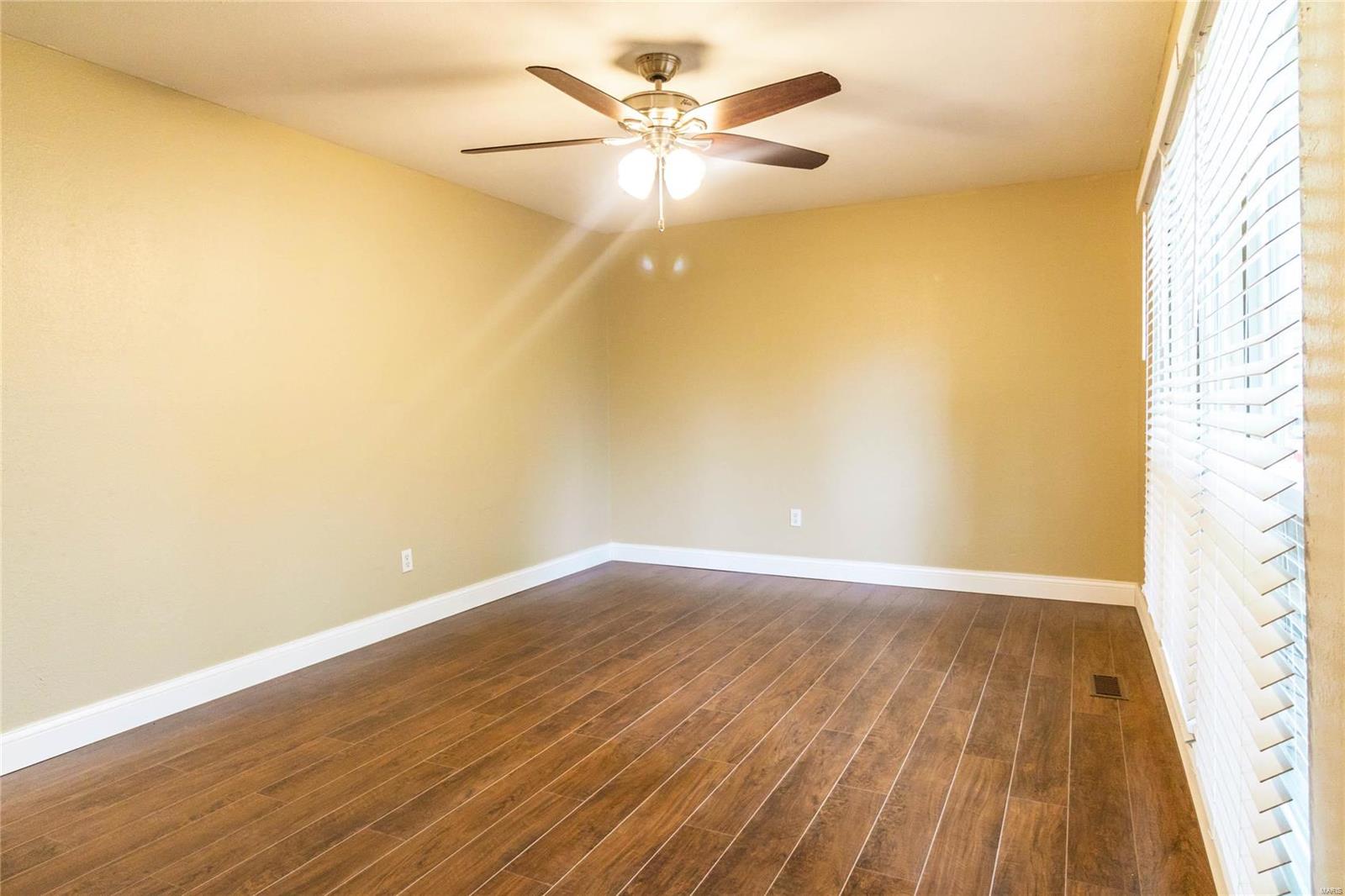 2532 Reveres Route Granite City, IL 62040 - Photo 3 of 17 Gallery Image 3