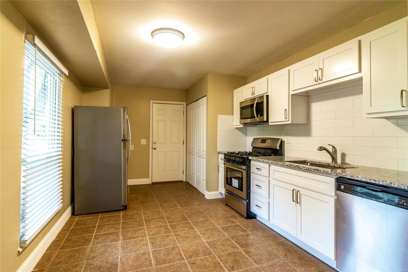 2532 Reveres Route Granite City, IL 62040 - Photo 6 of 17 Gallery Image 6