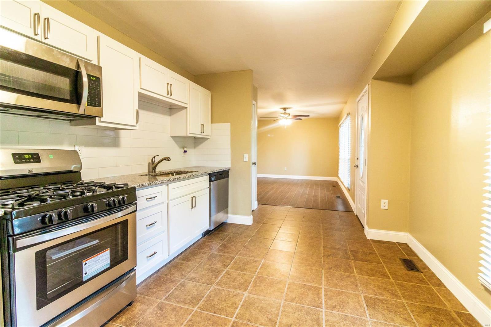 2532 Reveres Route Granite City, IL 62040 - Photo 7 of 17 Gallery Image 7