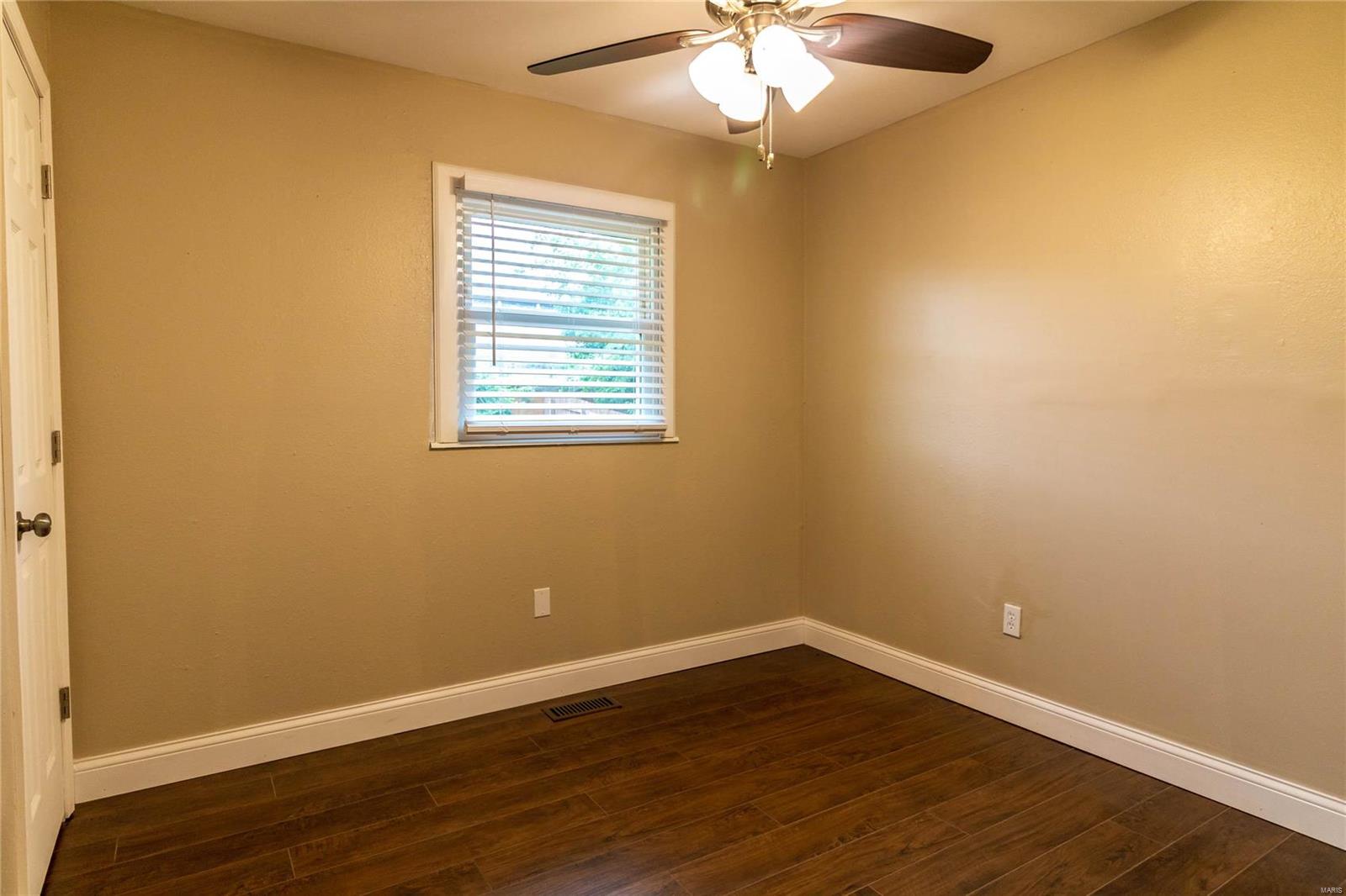 2532 Reveres Route Granite City, IL 62040 - Photo 10 of 17 Gallery Image 10