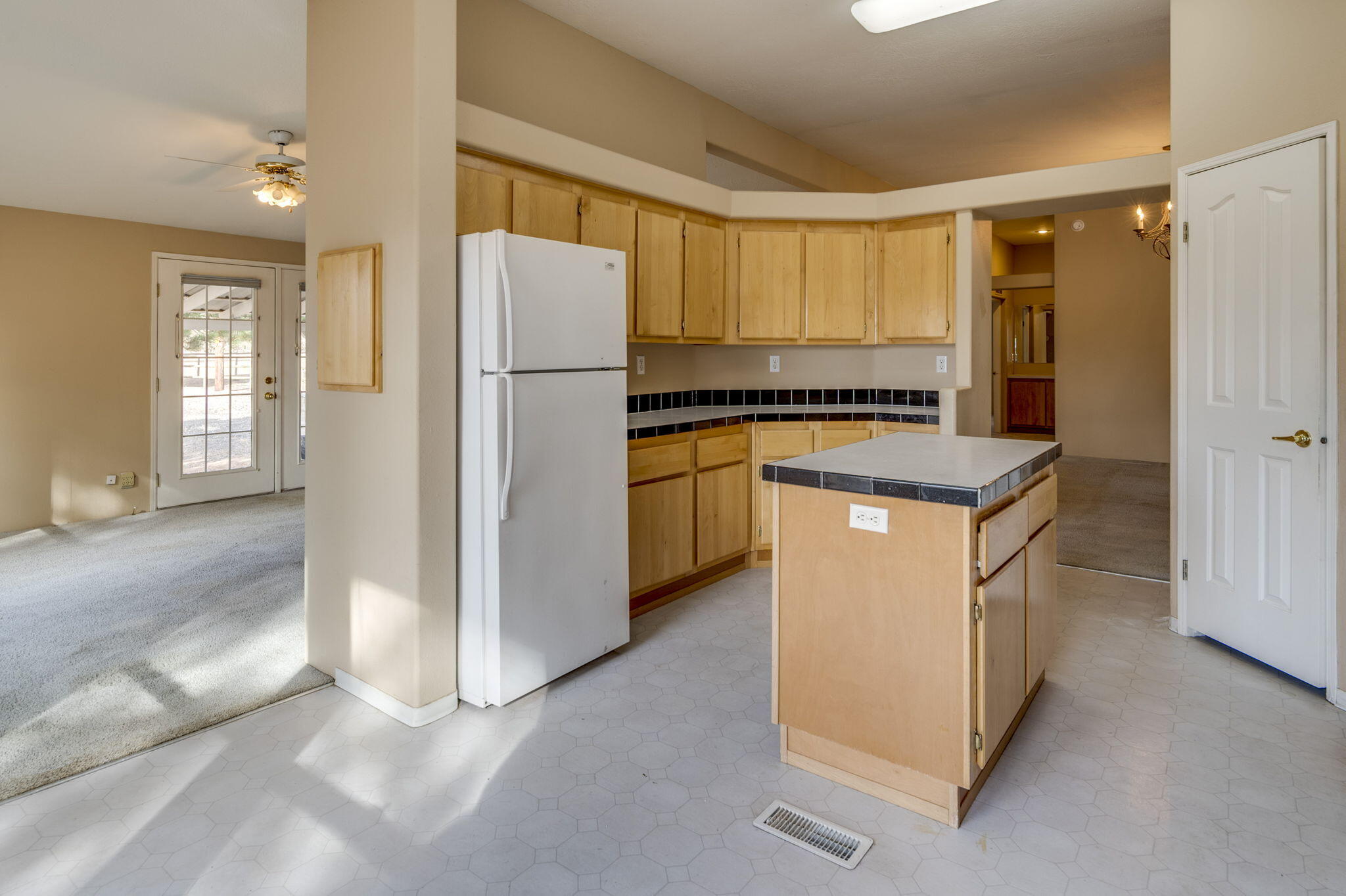 14818 Southwest Chickadee Road Terrebonne, OR 97760 - Photo 13 of 50 12-web-or-mls-14818 SW Chickadee Rd-20