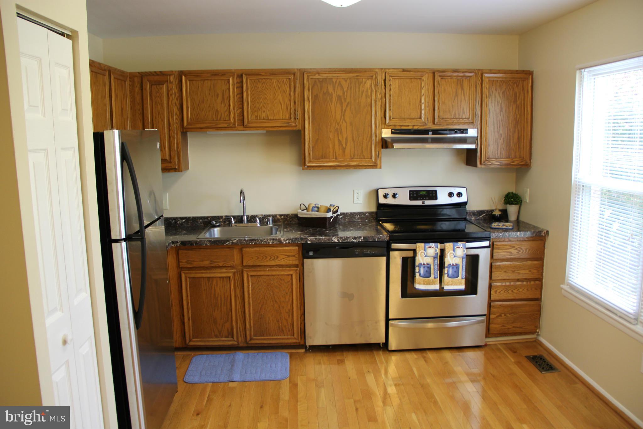 2530 Vineyard Lane Crofton, MD 21114 - Photo 2 of 26 Kitchen