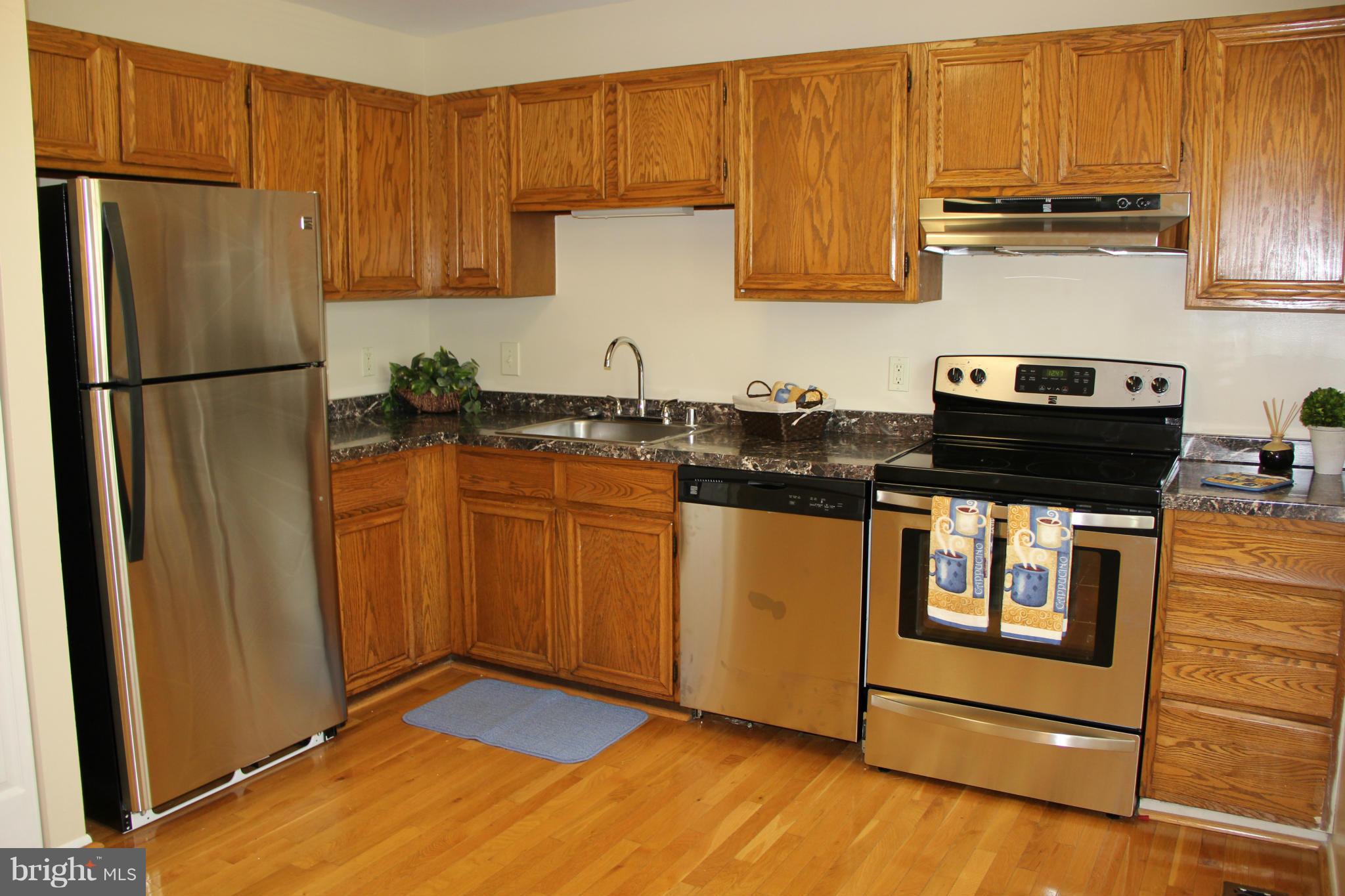2530 Vineyard Lane Crofton, MD 21114 - Photo 3 of 26 Kitchen