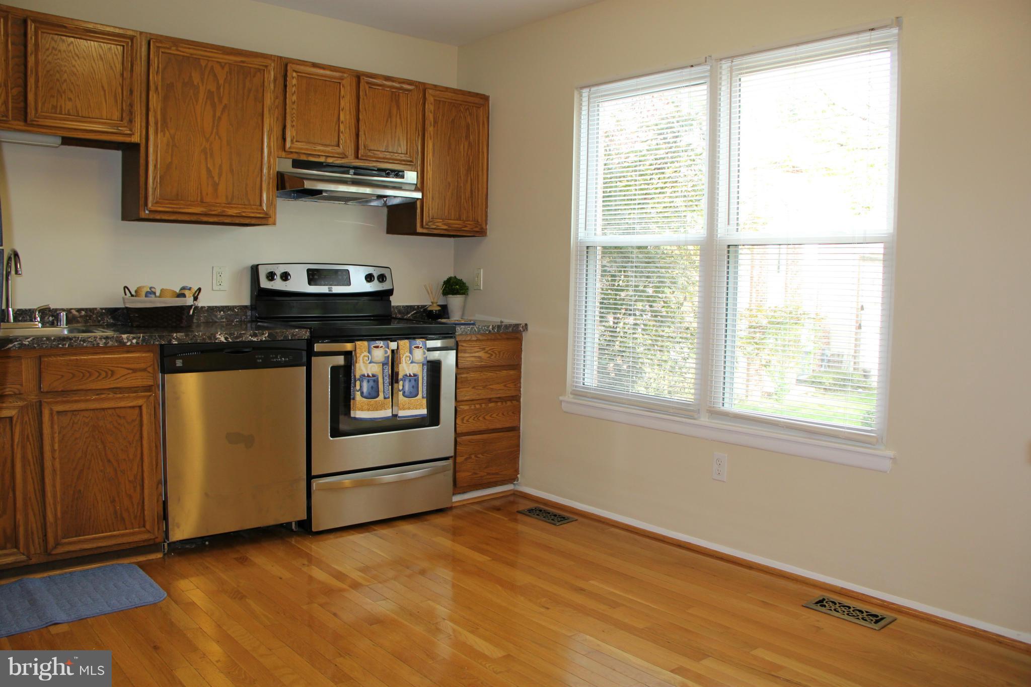 2530 Vineyard Lane Crofton, MD 21114 - Photo 4 of 26 Kitchen