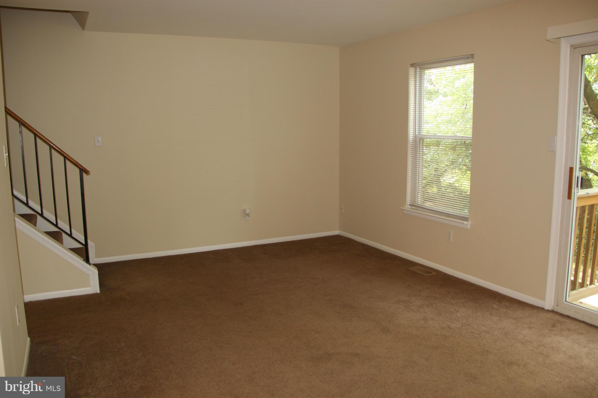 2530 Vineyard Lane Crofton, MD 21114 - Photo 8 of 26 Living Room