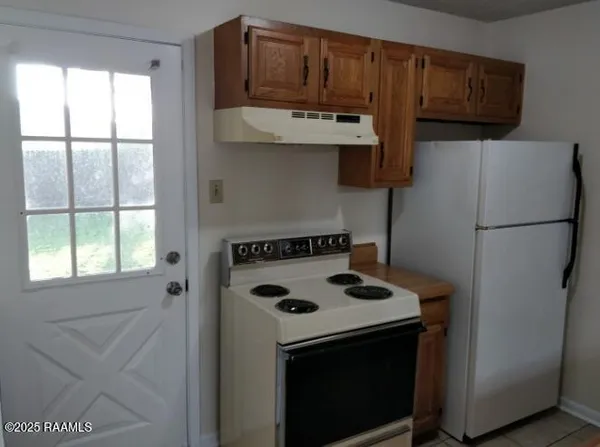 $995 | 502 Chemin Metairie Road, Unit B, Youngsville, LA 70592