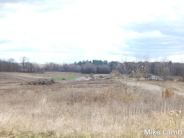 $225,000 | 9340-3 Sparta Avenue Northwest, Sparta, MI 49345