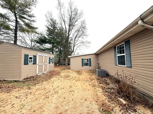 $129,900 | 1311 Whisper Way, Benton, IL 62812