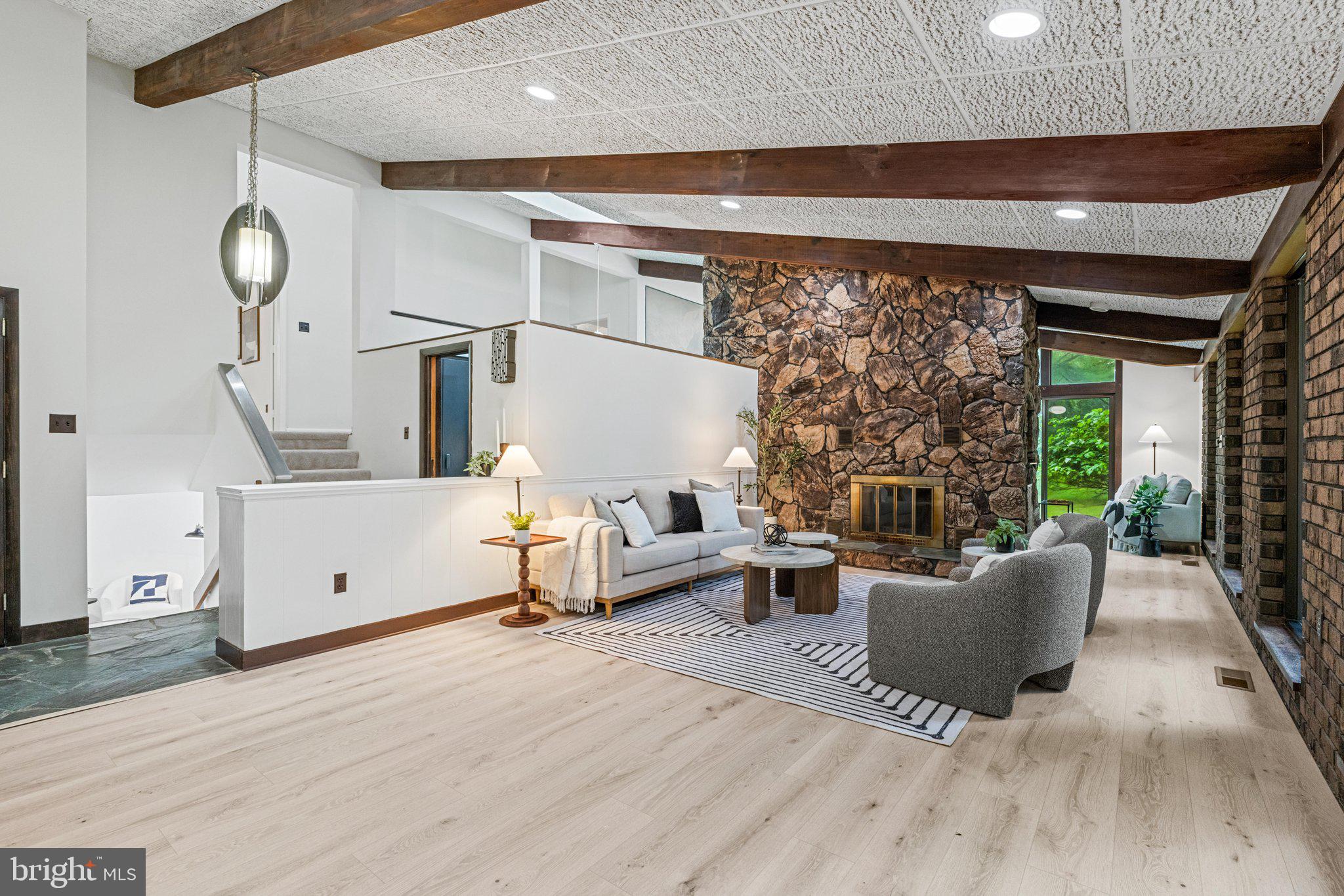 6422 C Quinn Road Frederick, MD 21701 - Photo 2 of 28 Mid Century