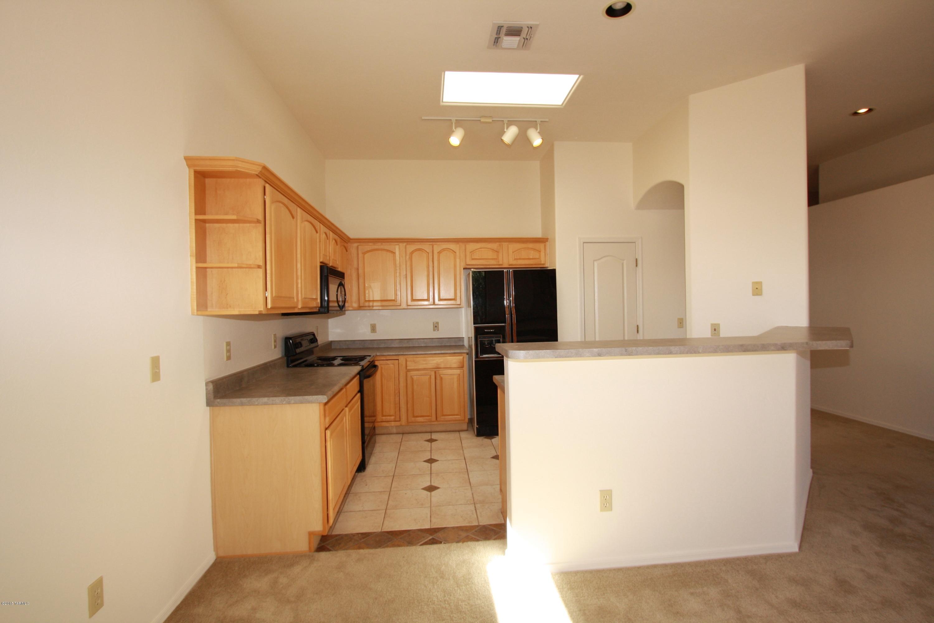 5206 North Canyon Rise Place Tucson, AZ 85749 - Photo 10 of 23 Counter seating