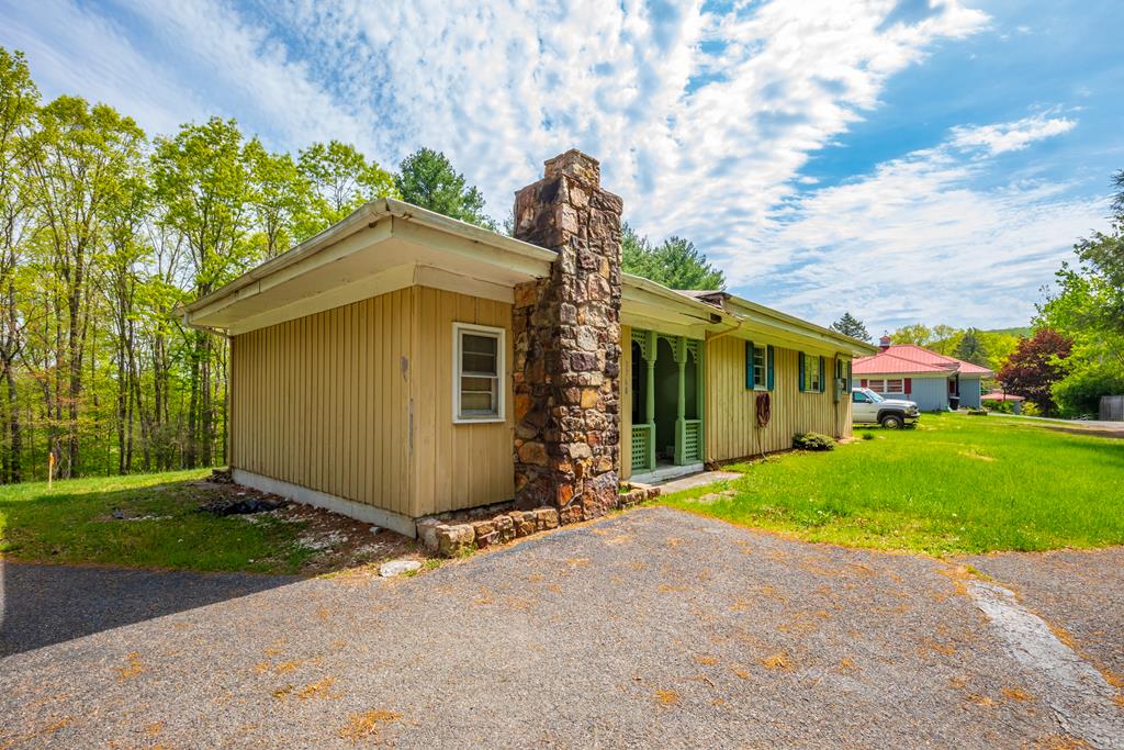 3768 Case Knife Road Pulaski, VA 24301 - Photo 1 of 1 Gallery Image 1
