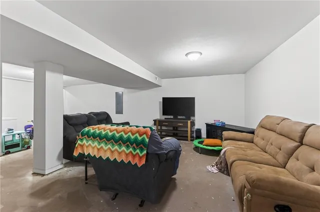 $295,000 | 607 West Haven Drive, Richmond, MO 64085