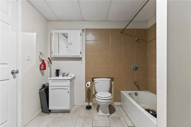 $295,000 | 607 West Haven Drive, Richmond, MO 64085