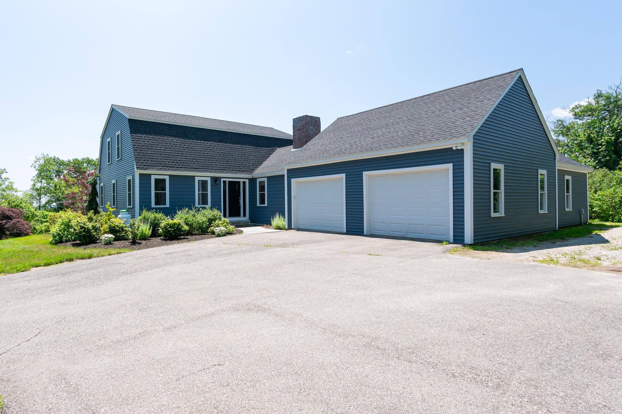 22 Fox Run Bedford, NH 03110 - Photo 5 of 40