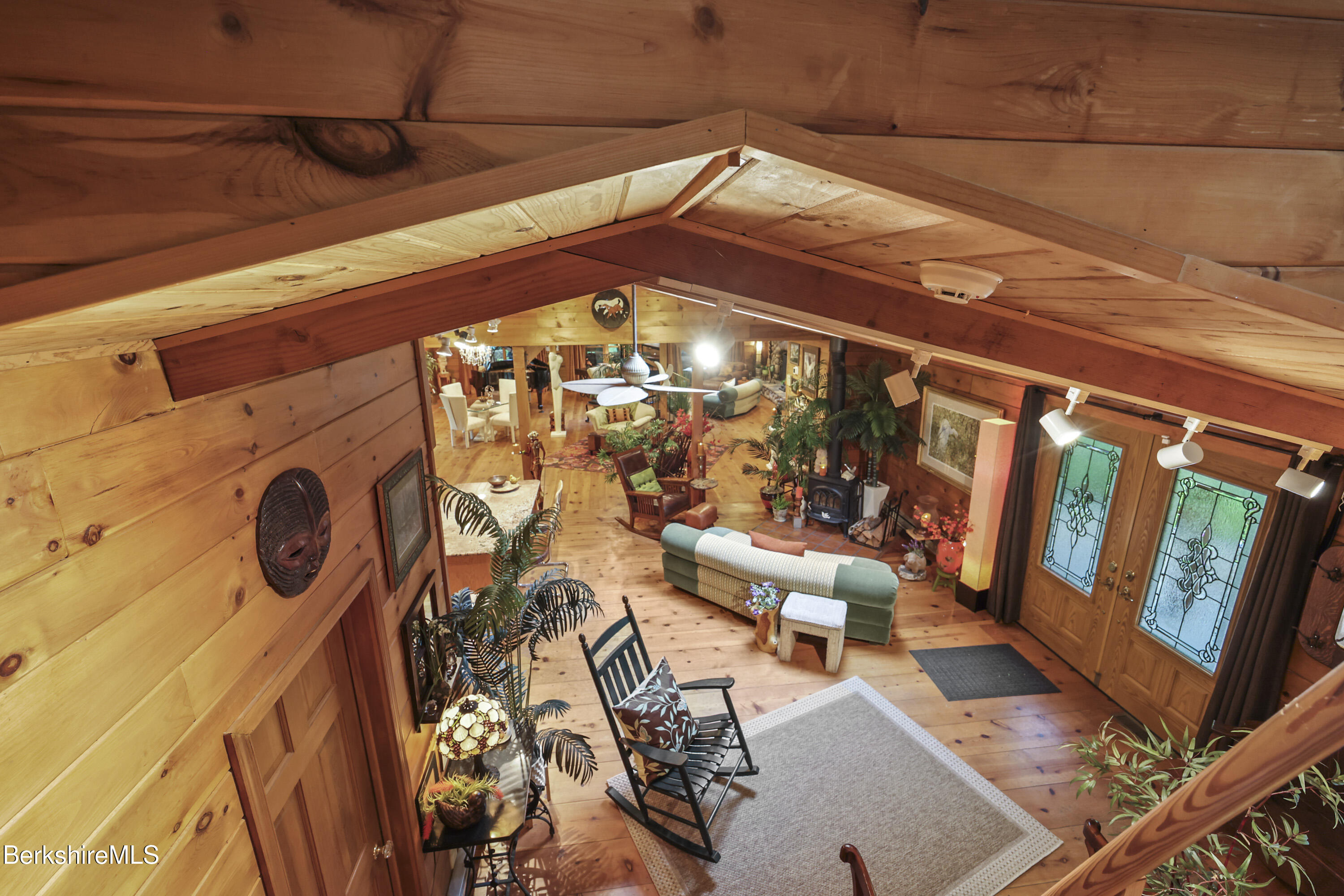 236 Surriner Road Becket, MA 01223 - Photo 11 of 45 a view of living room