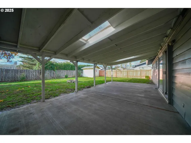 a view of a backyard with green space