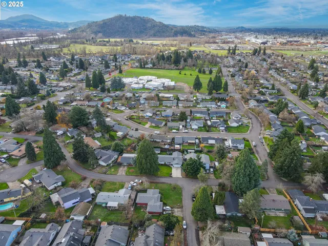 $399,900 | 922 South 38th Street, Springfield, OR 97478