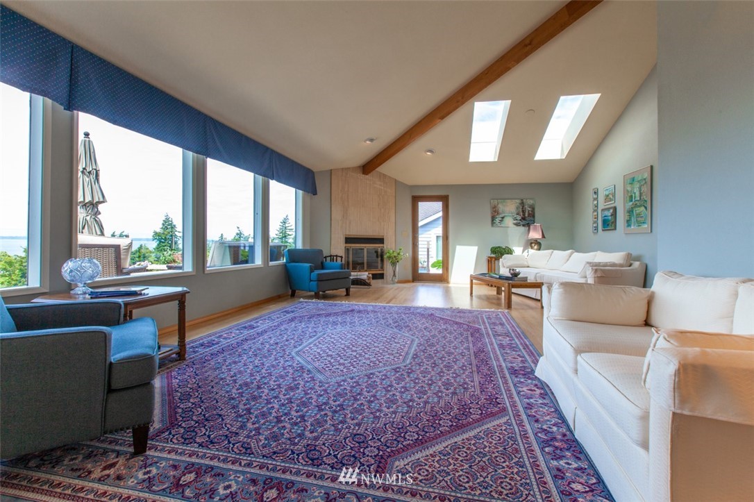 609 Briar Road Bellingham, WA 98225 - Photo 14 of 40 a living room with furniture and a rug