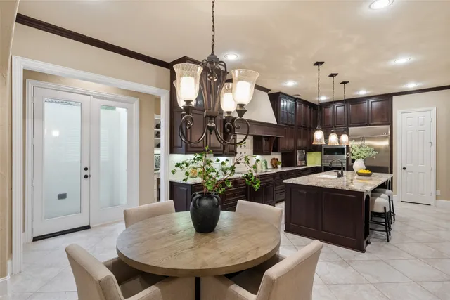 $1,500,000 | 7 Moatwood Court, The Woodlands, TX 77382