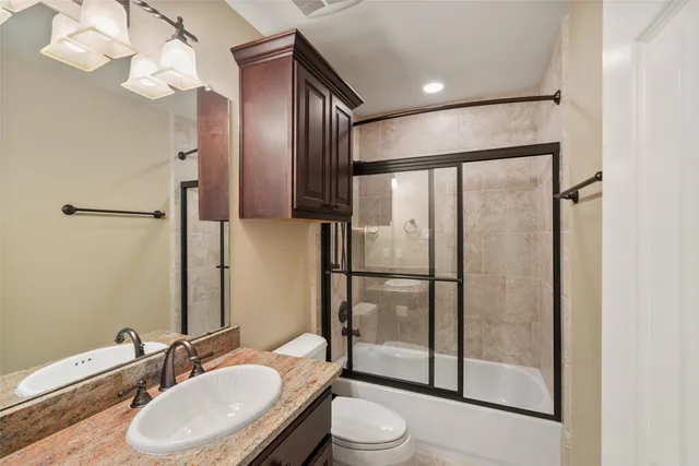 $1,500,000 | 7 Moatwood Court, The Woodlands, TX 77382