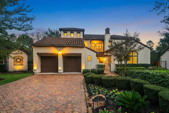 $1,500,000 | 7 Moatwood Court, The Woodlands, TX 77382