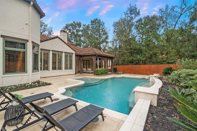 $1,500,000 | 7 Moatwood Court, The Woodlands, TX 77382